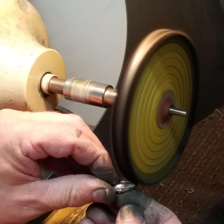 Polishing a ring