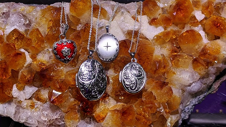 locket